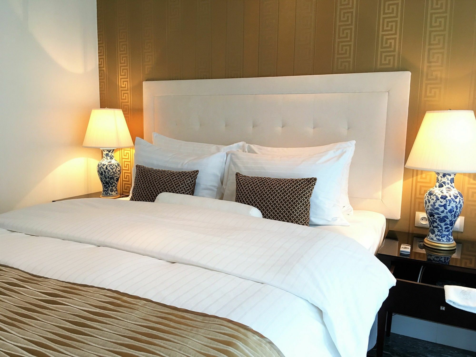 Mondrian Luxury Suites & Apartments Krakow Old Town ภายนอก รูปภาพ